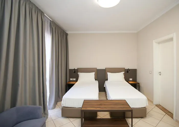 Regina Garden Hotel 4*