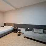 Regina Garden 호텔 4*