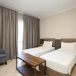 Regina Garden 4*
