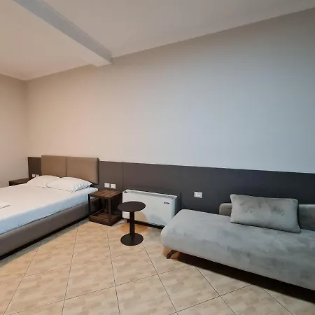 Regina Garden Hotell 4*