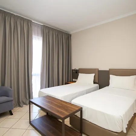 מלון Regina Garden 4*