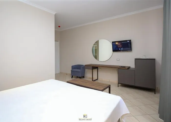 Regina Garden Hotel 4*