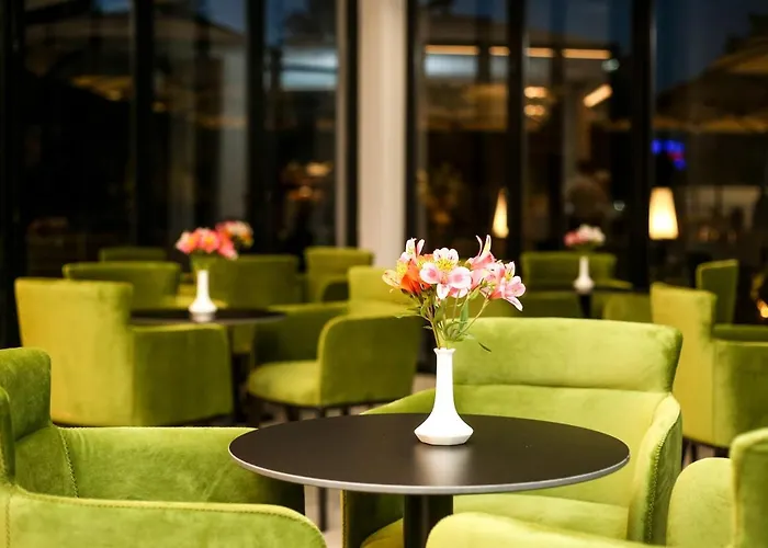 Regina Garden Hotel 4*