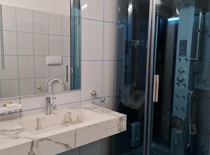 Regina Garden Hotel 4*